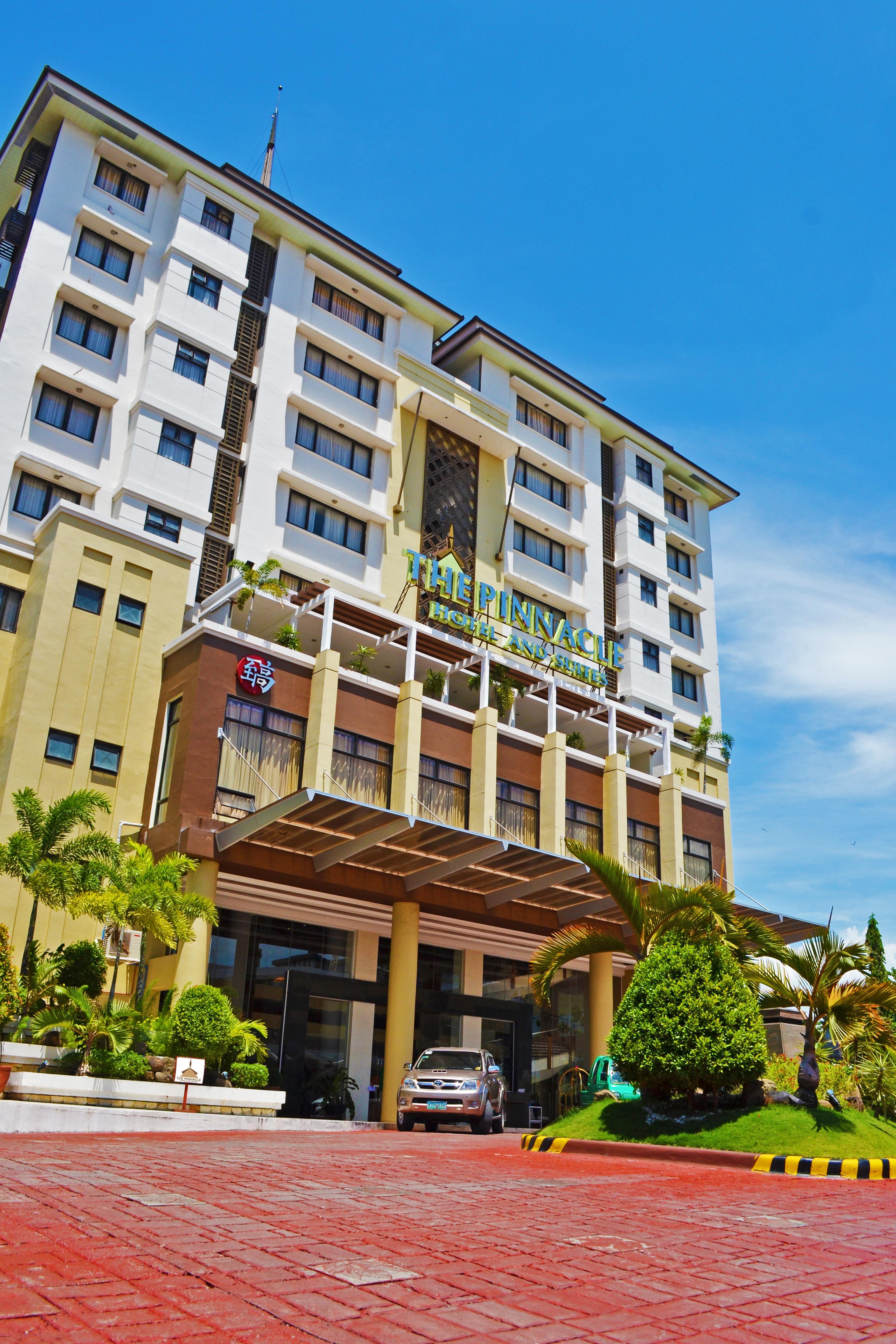 The Pinnacle Hotel And Suites Davao City Extérieur photo