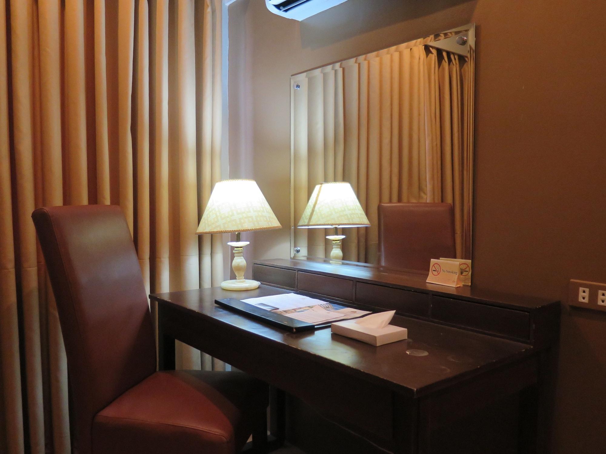 The Pinnacle Hotel And Suites Davao City Extérieur photo