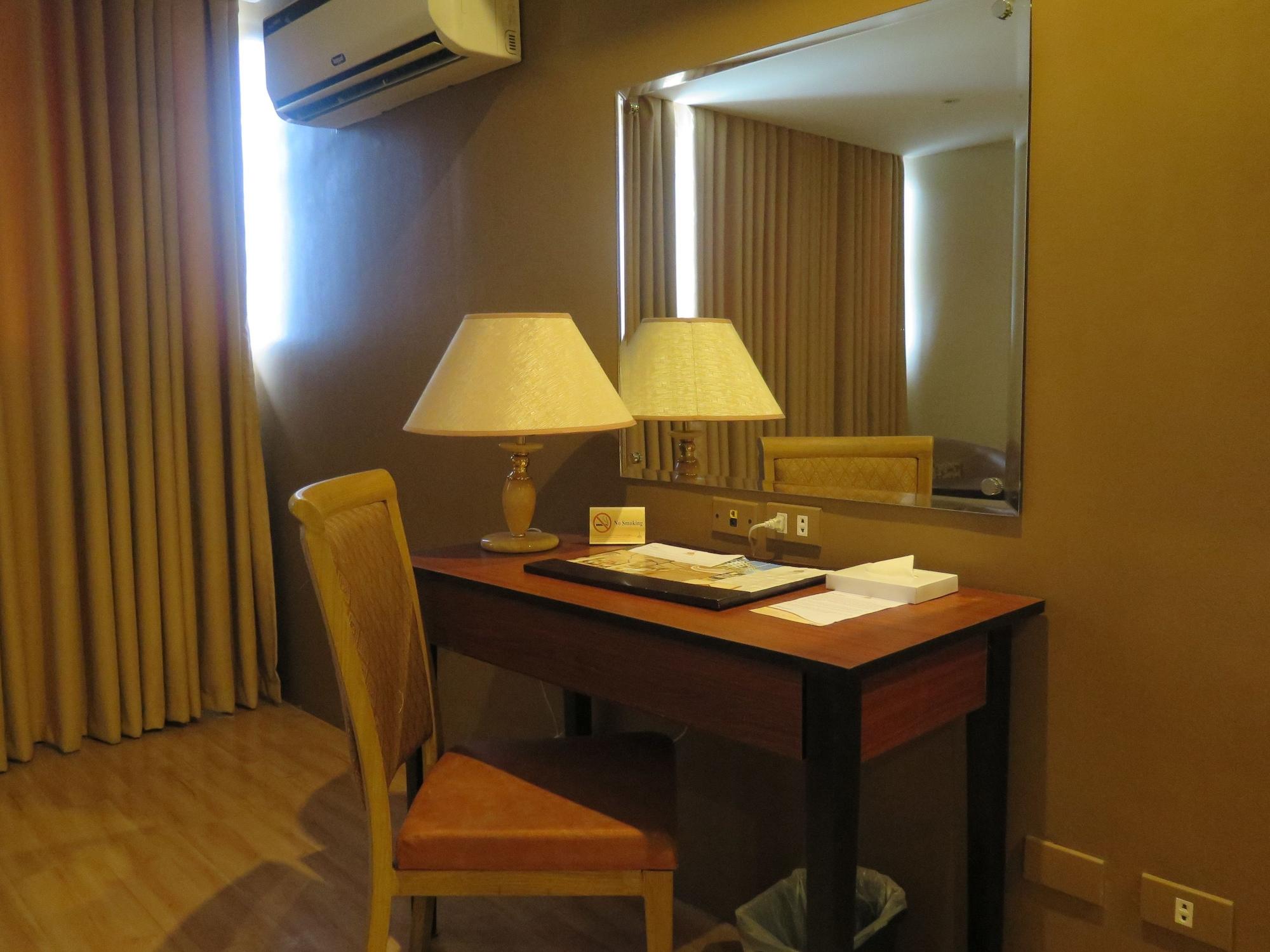 The Pinnacle Hotel And Suites Davao City Extérieur photo