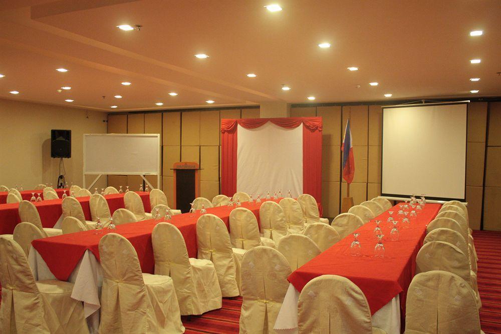 The Pinnacle Hotel And Suites Davao City Extérieur photo