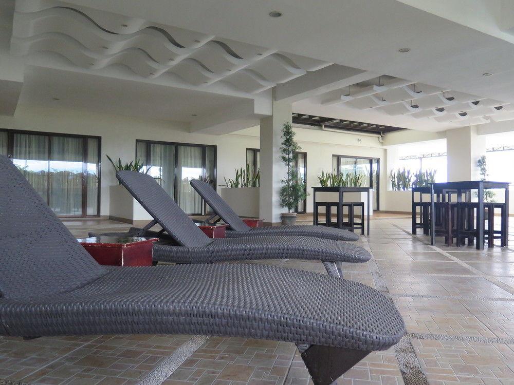 The Pinnacle Hotel And Suites Davao City Extérieur photo