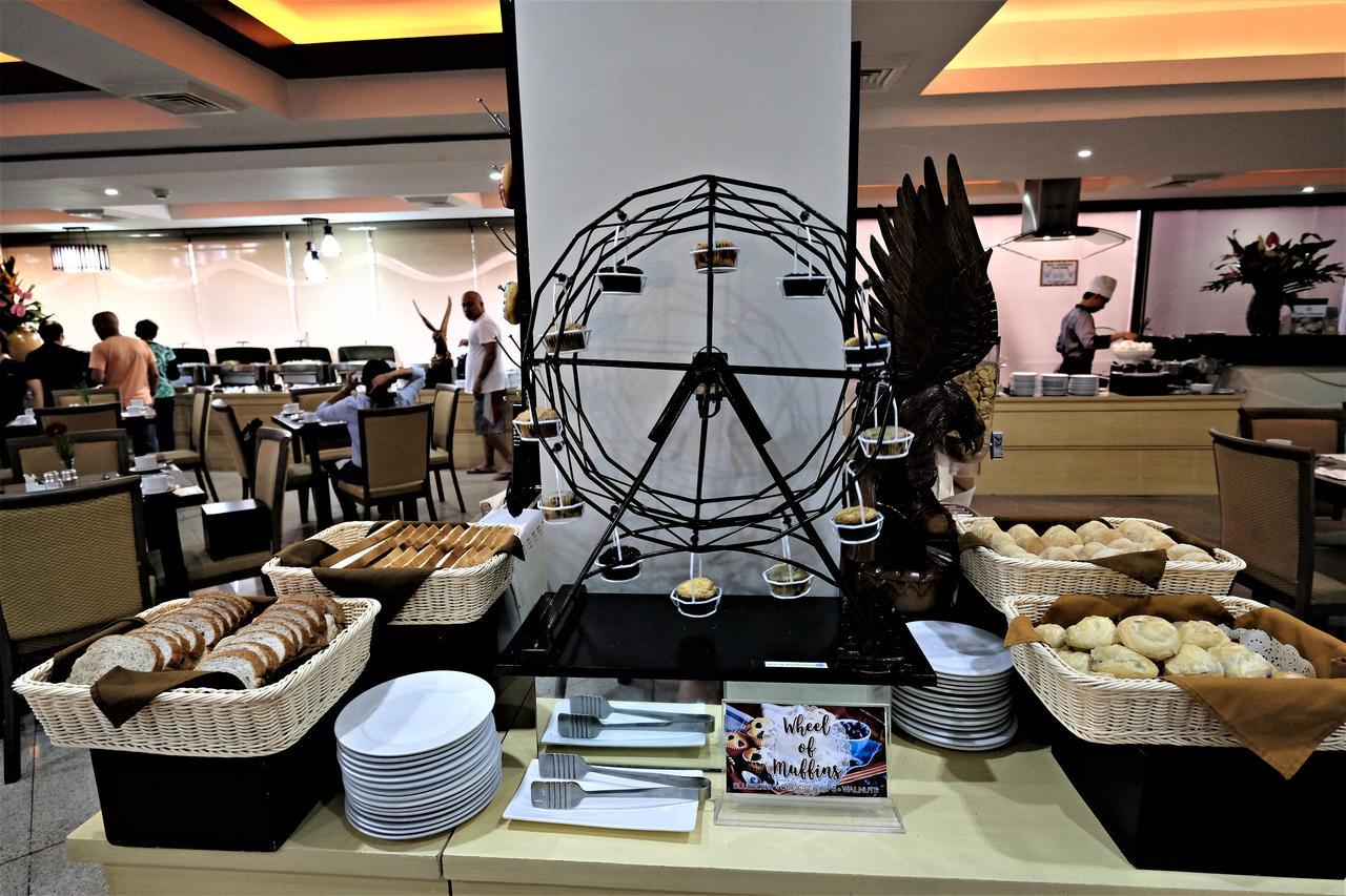 The Pinnacle Hotel And Suites Davao City Extérieur photo