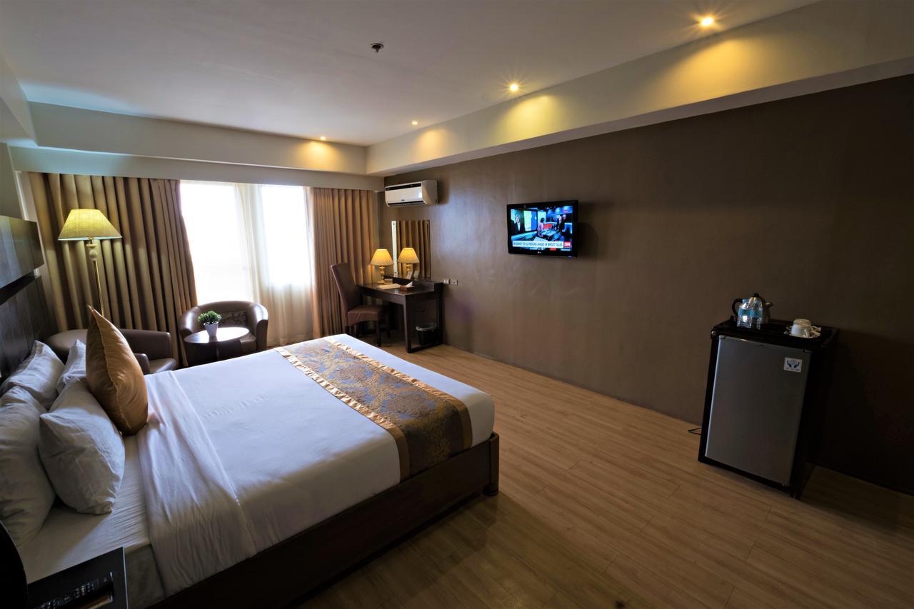 The Pinnacle Hotel And Suites Davao City Extérieur photo