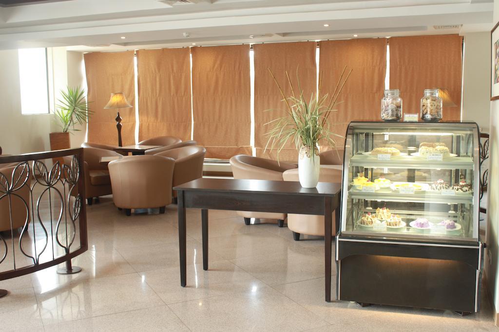 The Pinnacle Hotel And Suites Davao City Extérieur photo