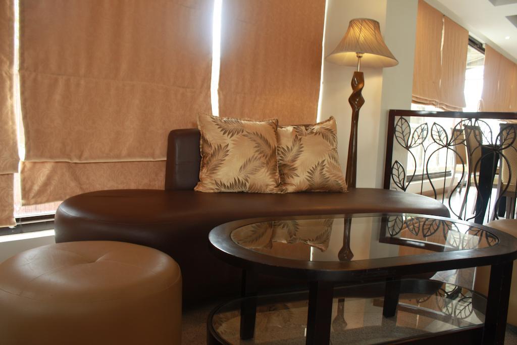 The Pinnacle Hotel And Suites Davao City Extérieur photo